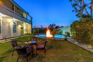 Outdoor pool - Free Birds Boutique Stay Amer (Amer)