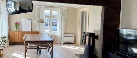 TV, fireplace, stereo, offices