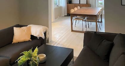 4-Bedroom Apartment w/ Free Parking