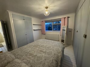 Strykejern/-brett, wi-fi og sengetøy