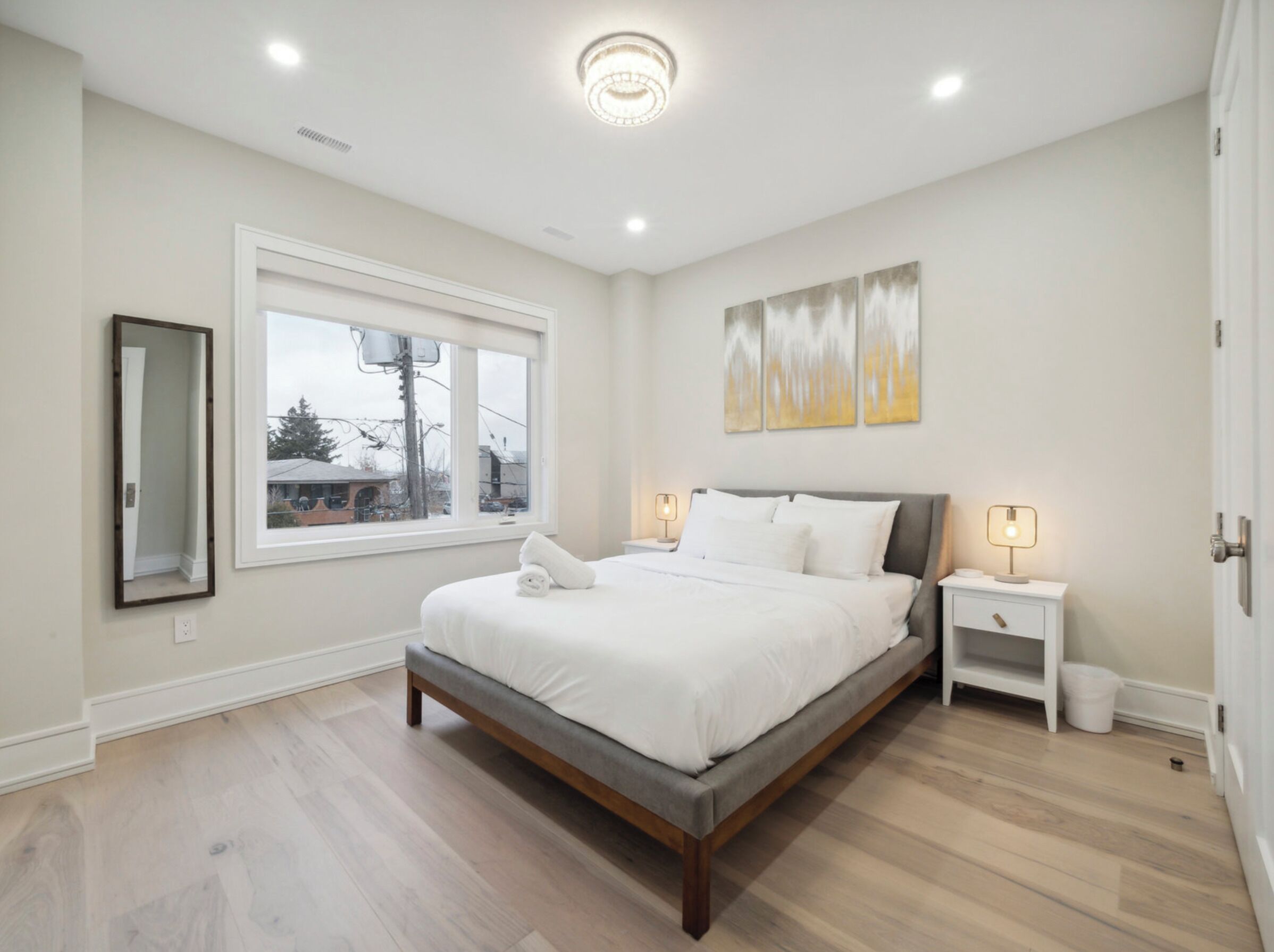 4 chambres, fer et planche à repasser, Wi-Fi, draps fournis