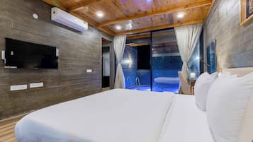 Private Pool Room | Free WiFi