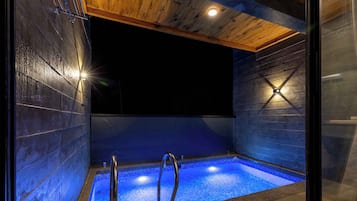 Private Pool Room | Pool