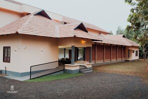 Mặt tiền nơi lưu trú