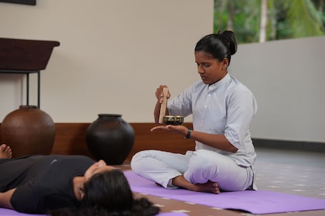 Yoga. Vaigayi Ayurvedic Resort