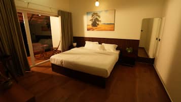 Habitación superior con 1 cama doble o 2 individuales, balcón | Ropa de cama de alta calidad y edredones de plumas