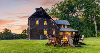 52-Acre Farmhouse • Fire Pit + Outdoor Dining & Trails | Copper Kettle Farm