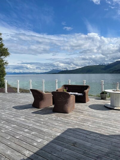 Cottage for rent by the sea