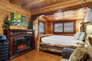 Iron/ironing board, free WiFi, bed sheets - Hot Tub, Game Room & Prime Pigeon Forge Location | Big Bear Ridge by AvantStay (Pigeon Forge)