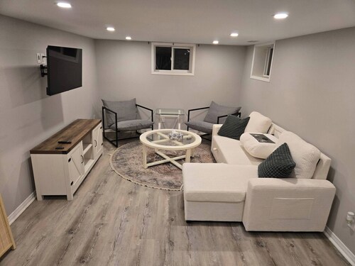 Cozy East Hill 2026 !