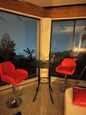 Dining - Villa with Spectacular Medellin View with Pool and Mini Basket-Futbol Field (Medellín)