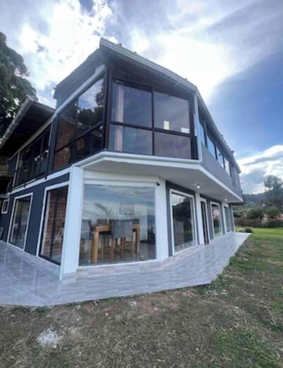 Villa with Spectacular Medellin View with Pool and Mini Basket-Futbol Field