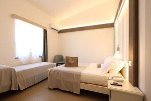 Family Suite | In-room safe, desk, free WiFi - Capo Vaticano Suites (Calabria)