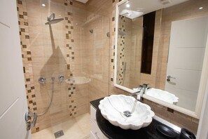 Bathroom - L'onde du Lac - chic apartment with private suite (Tunis)