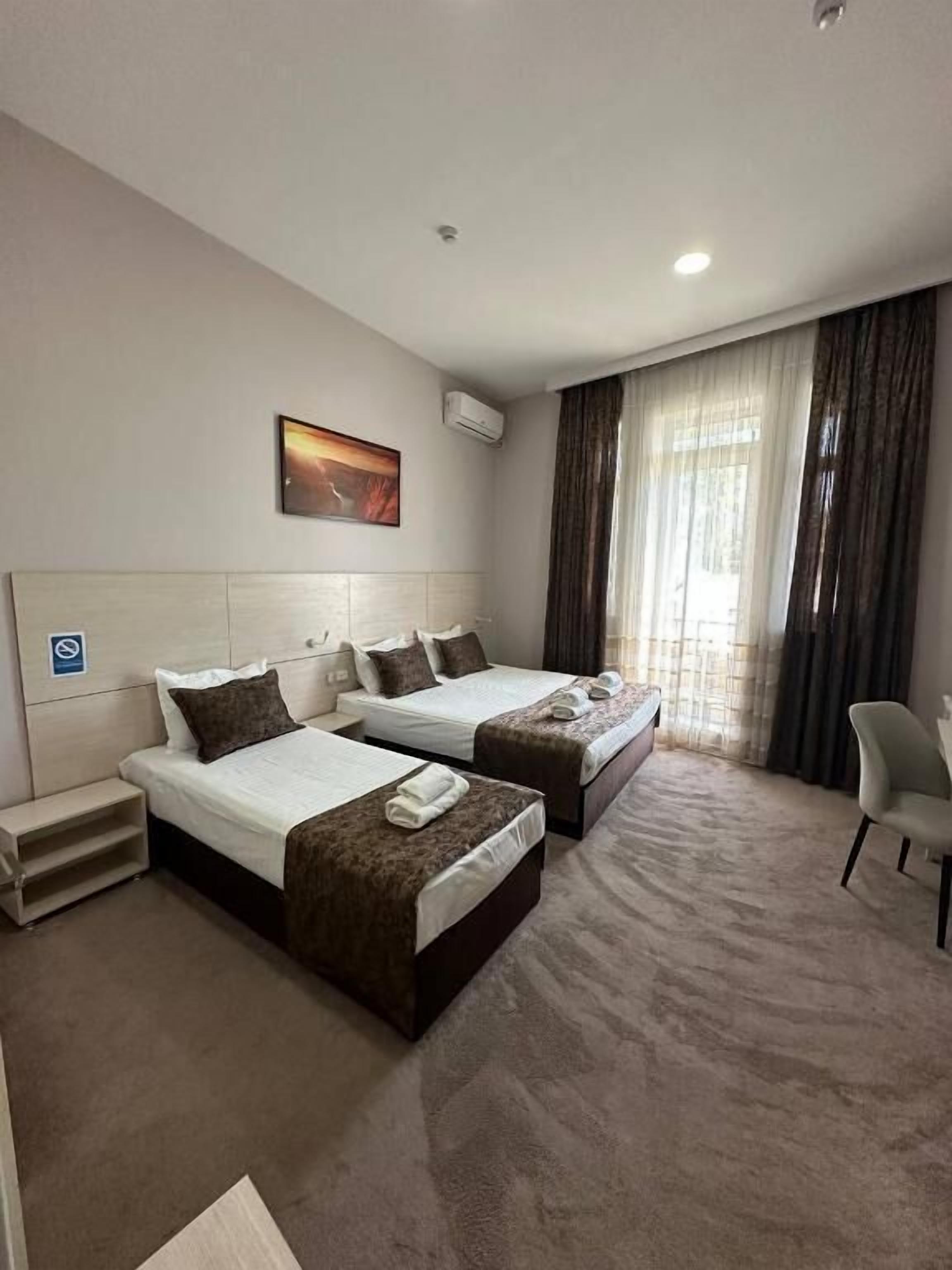 Family Room | In-room safe, soundproofing, iron/ironing board, free WiFi