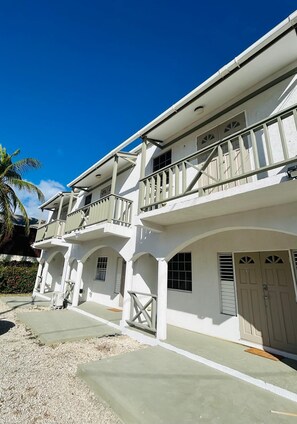 Exterior - The Cottages at Ocean Manor - Unit 2: Spacious 2BD 1BTH Townhouse with Seaview (Christ Church)