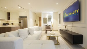Living area - Silk Valley - Luxury 3BR Villa near park (Dubai)