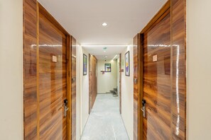 Interior - Treebo Gateway Mansion (Mumbai)