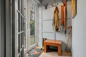 Interior - Game Keepers Cottage (Kenilworth)