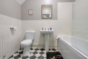 Ducha, artículos de higiene personal gratuitos y secador de pelo