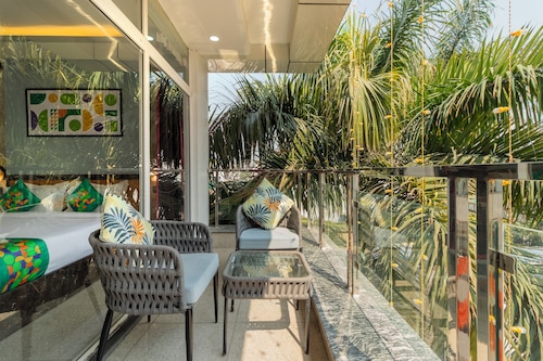 Treebo Arya Palace With Swimming Pool