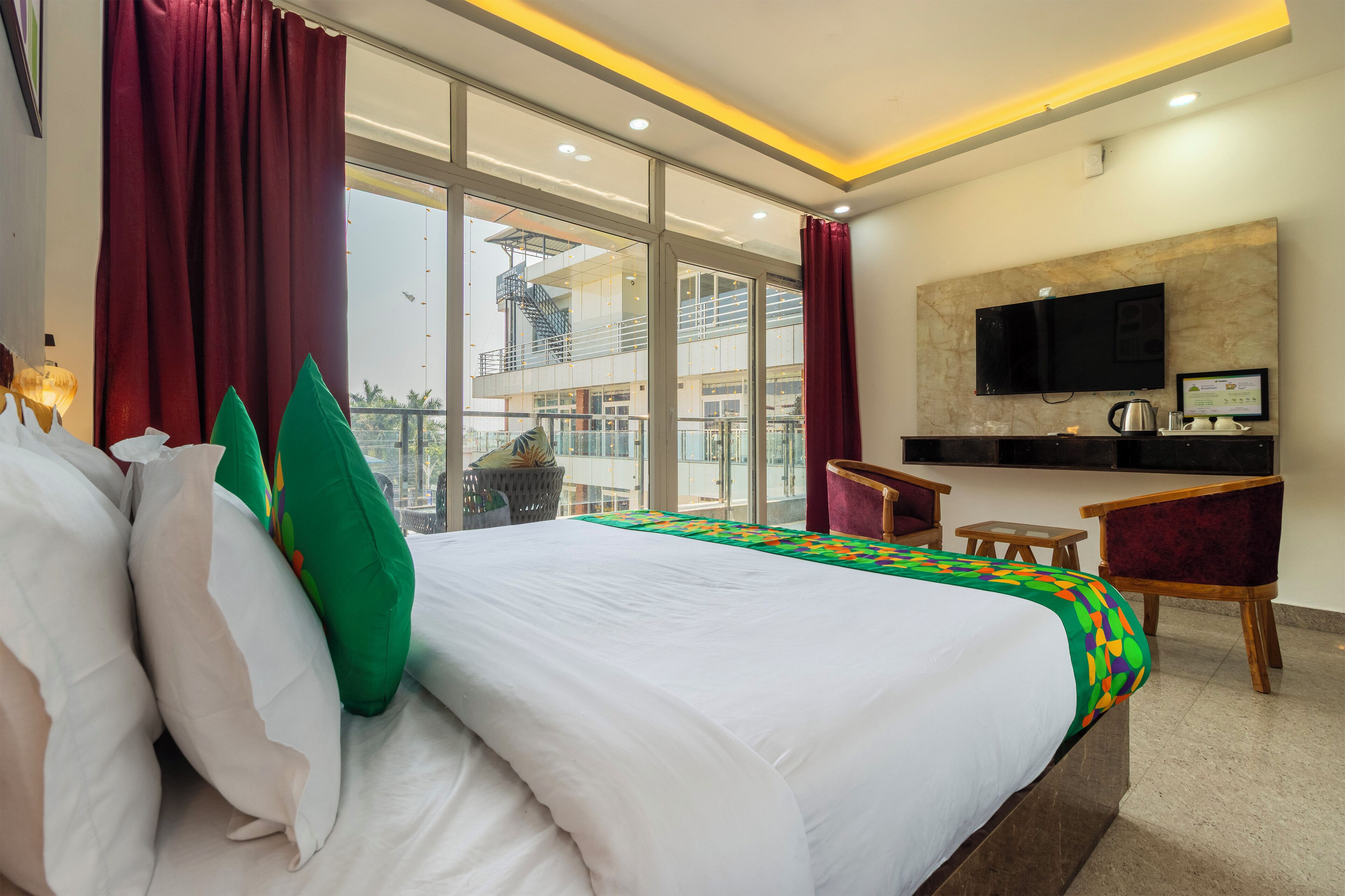 Dobbeltrom – premium | Skrivebord og strykejern/-brett