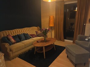 Fernseher, Tischtennisplatte