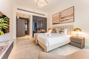 2 bedrooms, in-room safe, iron/ironing board, free WiFi - Community View 1BR, Perfectly Located Near the Park, Adhara Star, Arjan (Dubai)