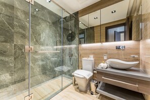 Shower, hair dryer, bidet, towels - Community View 1BR, Perfectly Located Near the Park, Adhara Star, Arjan (Dubai)