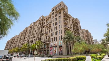 Studio Confort, vue piscine, côté jardin | Extérieur