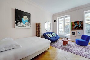 Desk, iron/ironing board, free WiFi, bed sheets - Spacious Studio - 2P/43m² - Montorgueil / Louvre (Paris)