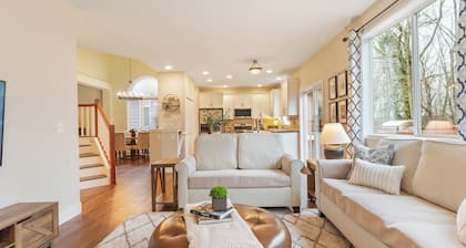 Upscale 4BR Upper Unit with Fireplace & Greenbelt Views