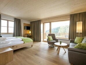 1 Schlafzimmer, Zimmersafe, Schreibtisch, Reisekinderbett