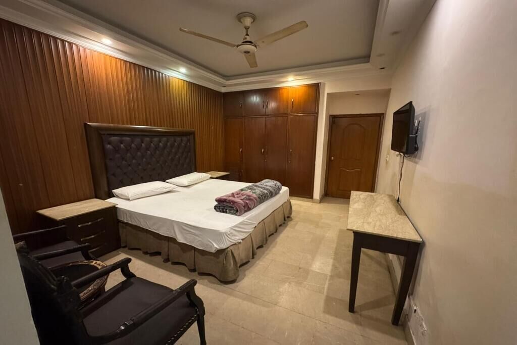 Deluxe Double Room | Iron/ironing board, free WiFi