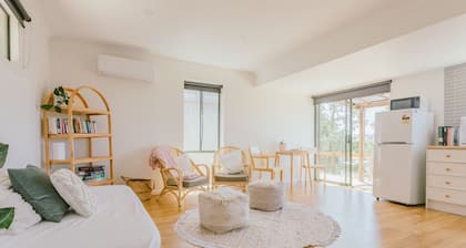 Secluded bush get away in Geelong - only a short drive to CBD and beaches.