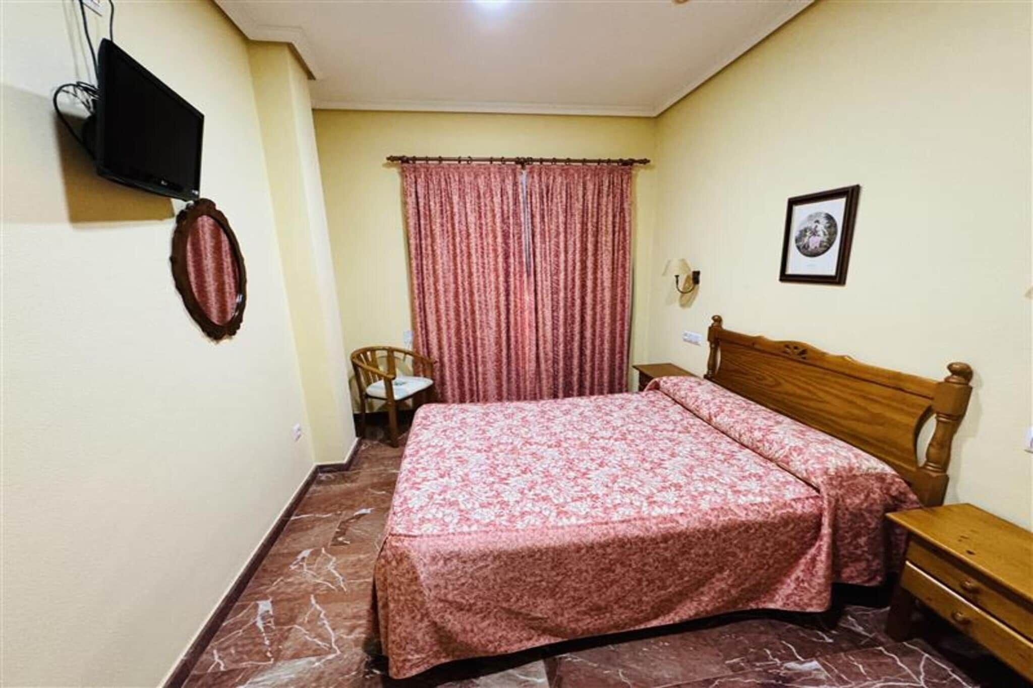 1 dormitorio, escritorio, tabla de planchar con plancha y wifi gratis