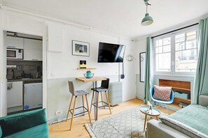 Smart TV, offices - Parisian cocoon for 2 in Batignolles - 17th ard (Paris)