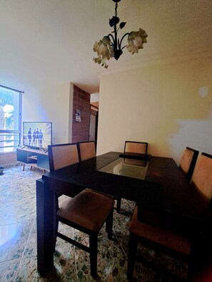Dining - Apartment equipped for long stays at 30min from downtown (Medellín)