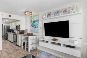 Fridge, microwave, oven, stovetop - Oceanfront King Suite 16th Floor Free Breakfast (Myrtle Beach)