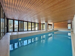 A heated pool - Alpine Club Retreat - Central Studio, Pool & View (Crans-Montana)