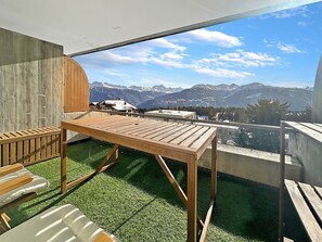 Outdoor dining - Alpine Club Retreat - Central Studio, Pool & View (Crans-Montana)