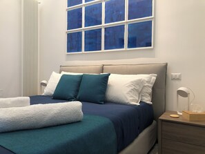 1 bedroom, in-room safe, iron/ironing board, free WiFi - In the heart of Vomero, 5 minutes from the subway and funiculars. (Napoli)