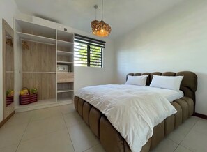 Strykjärn/strykbräda, internet och sängkläder