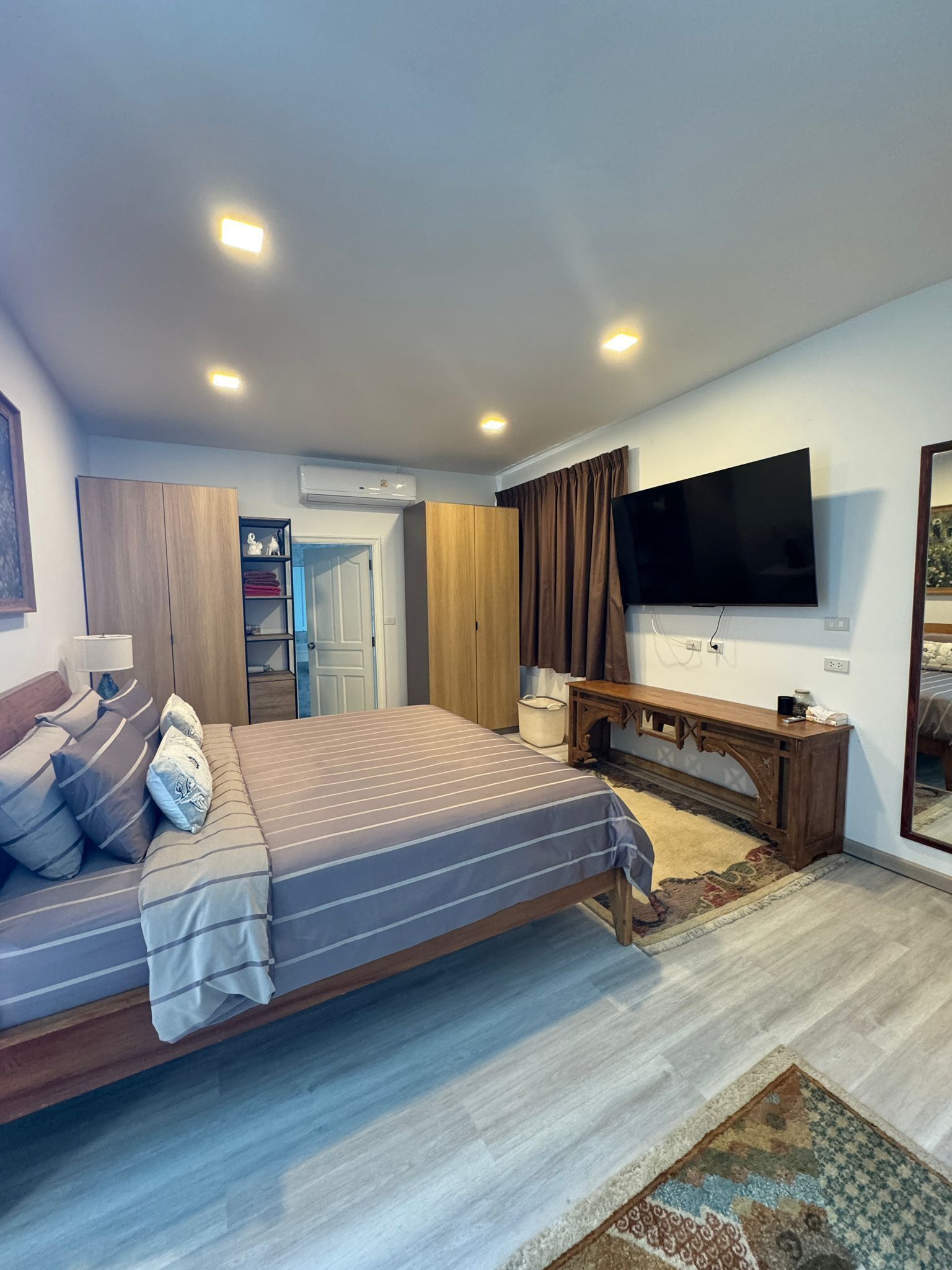 Stúdió lakosztály, konyharész | Íróasztal, laptophoz jól használható munkafelület és ingyenes wifi