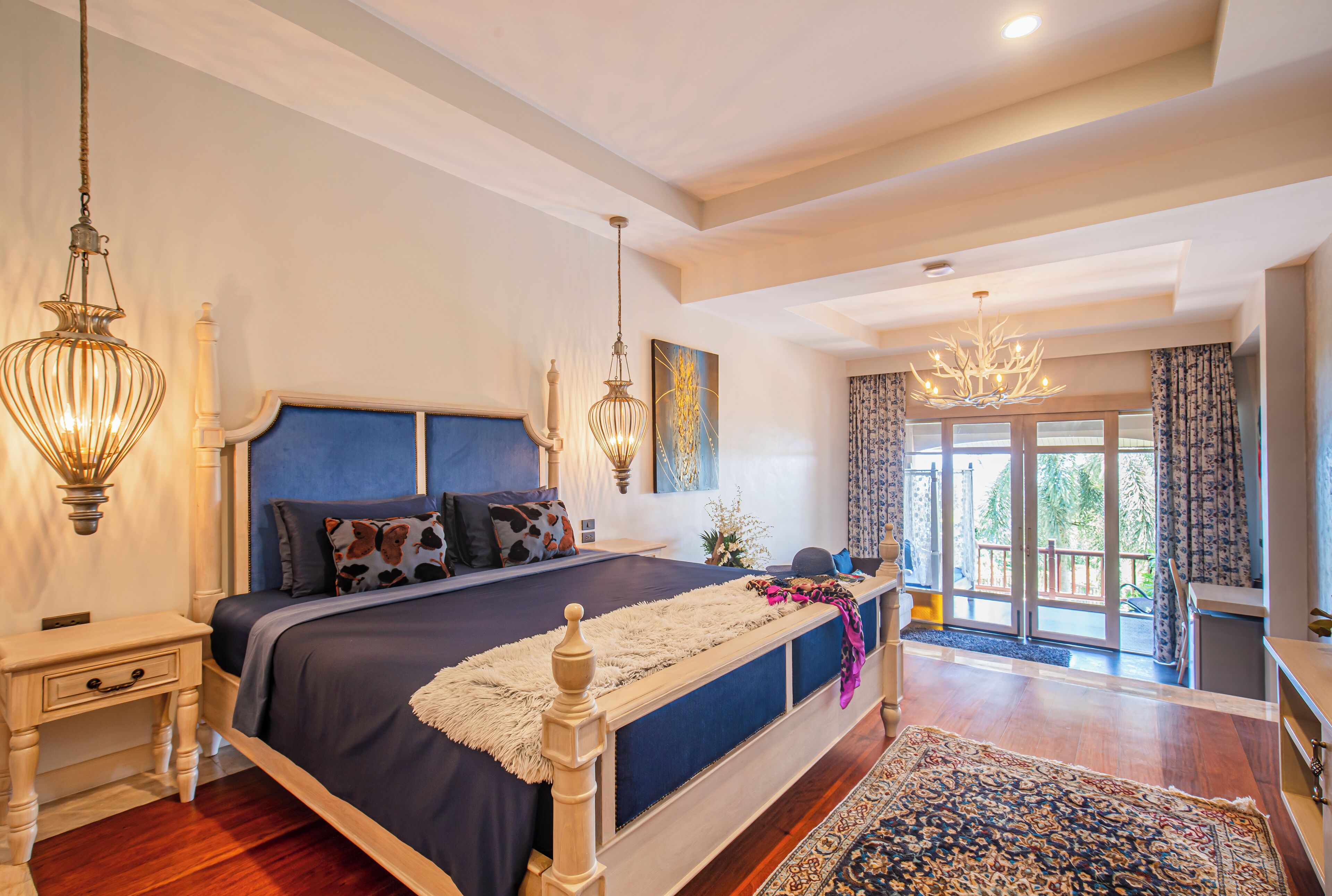 Nászutas szoba kétszemélyes ággyal, erkély, kilátással a tengerre | Íróasztal, laptophoz jól használható munkafelület és ingyenes wifi