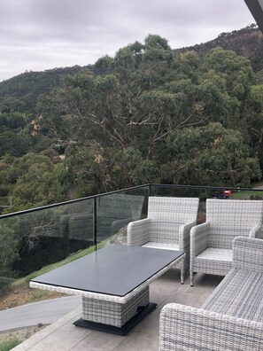 Terrace/patio - Modern Oceanview luxury. Tranquil heaven. Just minutes to the beach. (McCrae)