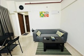 Smart TV - 1BR Service apartment A -1503 Malad by Florastays (Mumbai)