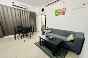 Smart TV - 1BR Service apartment A -1503 Malad by Florastays (Mumbai)