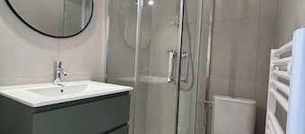 Cosy apartment - heart of Laval