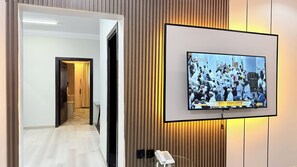 Family Suite, 2 Bedrooms | Living area